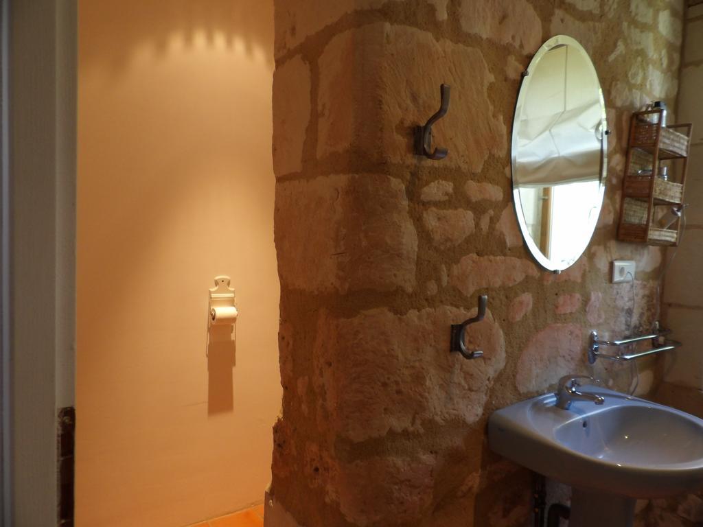 Les Caves Hotel Ambillou-Chateau Exterior photo